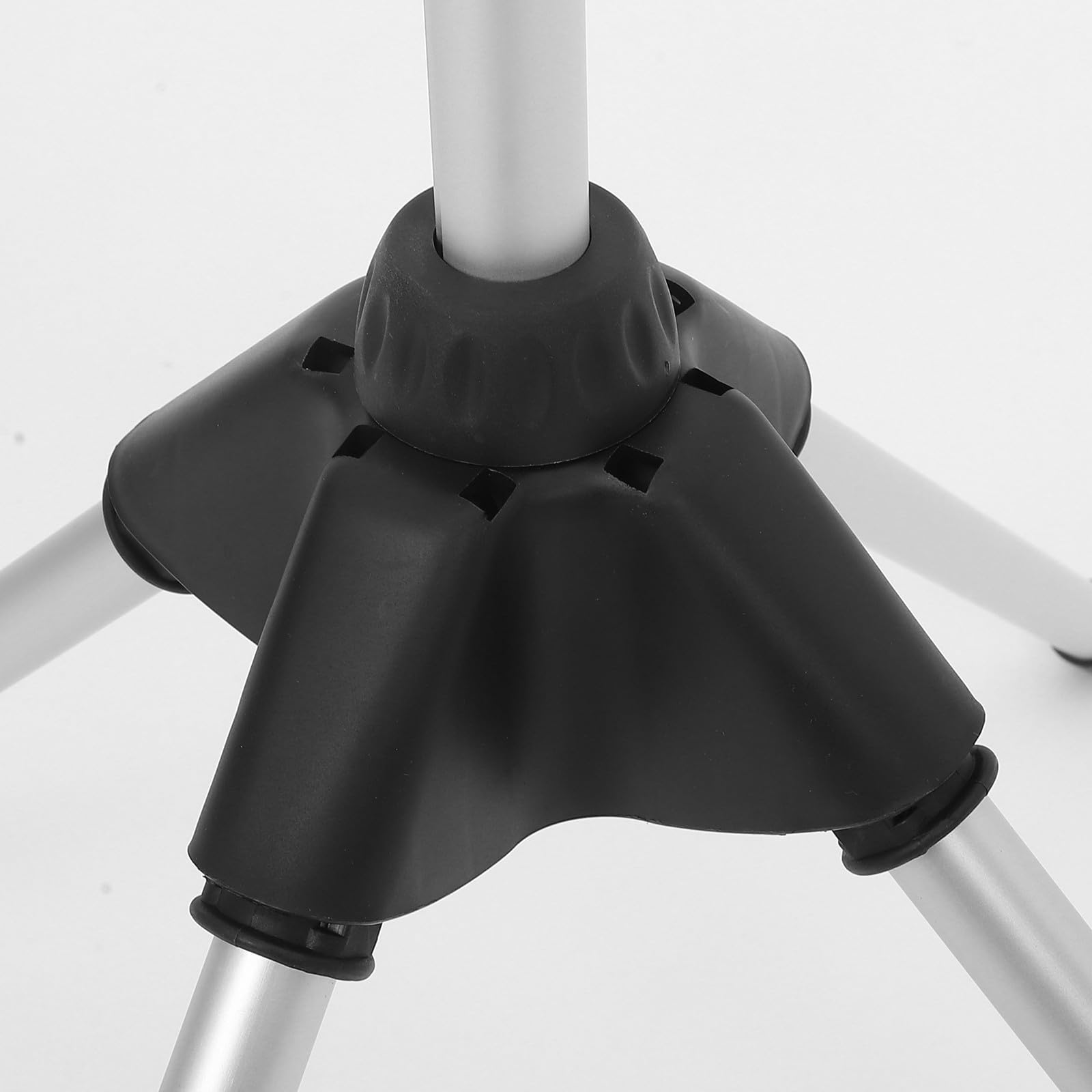 BESPORTBLE Soporte para Planchado Tabla Integrada, Negro, Plegable | 1 Base de Cuatro Patas Aleación de Aluminio y Plástico Altura 90-160cm