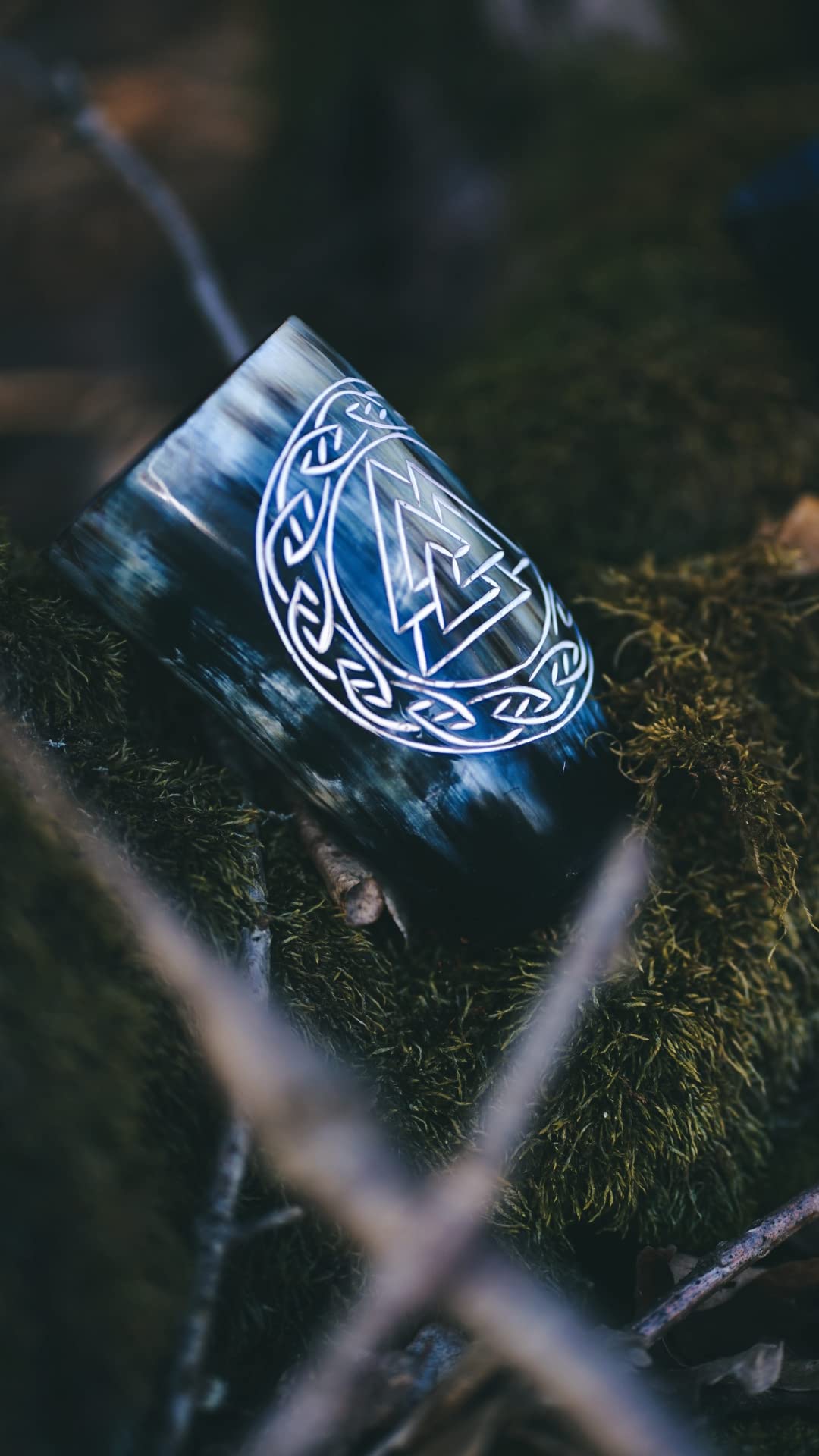 Valknut róg bawołowy, grawerowany kubek z rogiem do picia Wikingów, róg do picia na miód pitny, 200 ml, 1 sztuka (1 opakowanie)