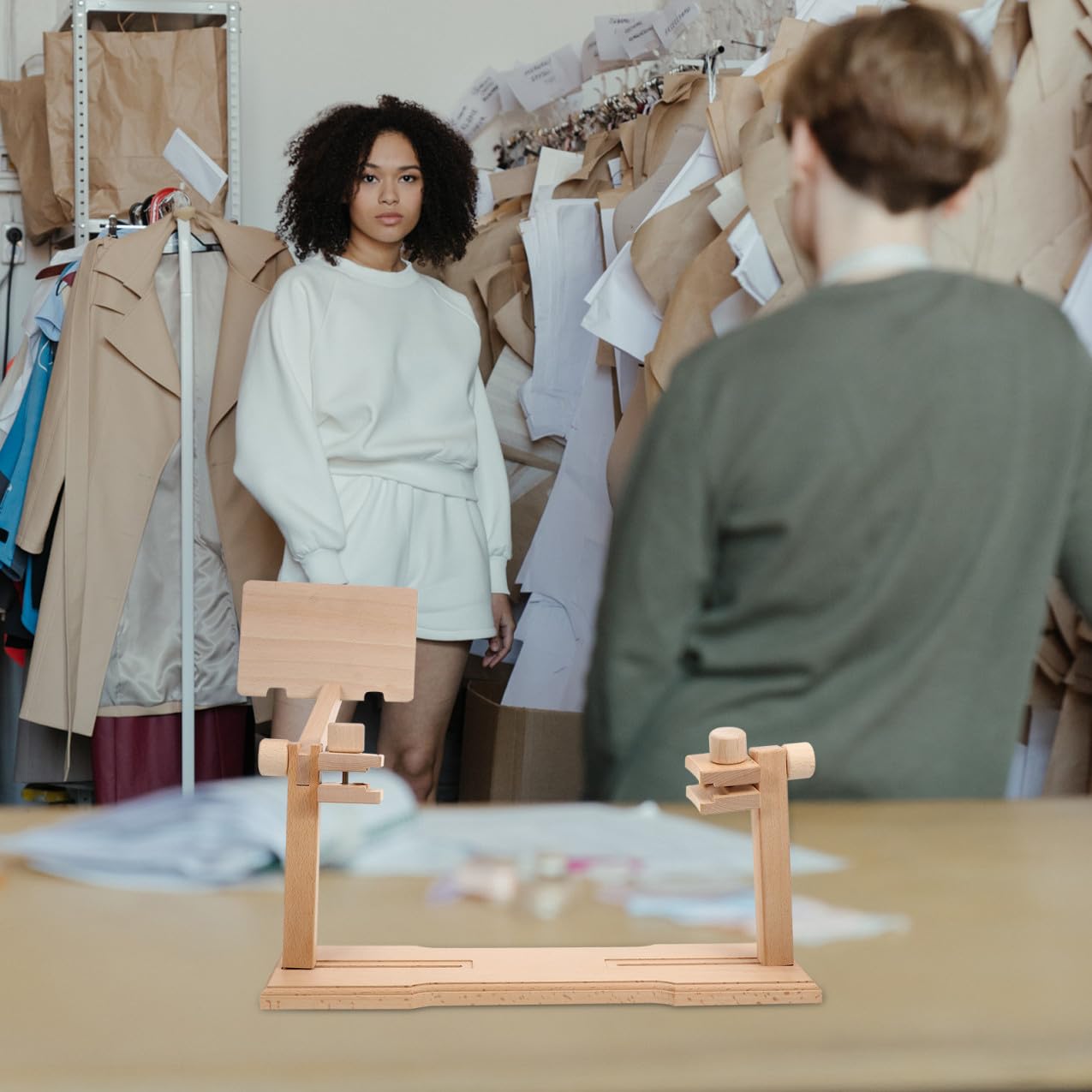 STOBOK 1 Juego bastidor de bordado de escritorio herramientas de bordado Multi herramientas soporte de bordado ajustable herramienta de marco de bordado de madera la cama