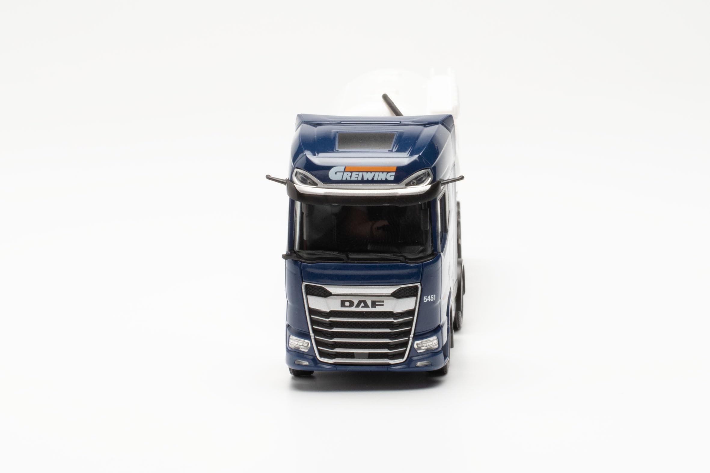 Herpa truck model DAF XG+ bulk semitrailer "Greiwing", on a scale of 1 : 87, plastic miniature, made in Germany - Image 4