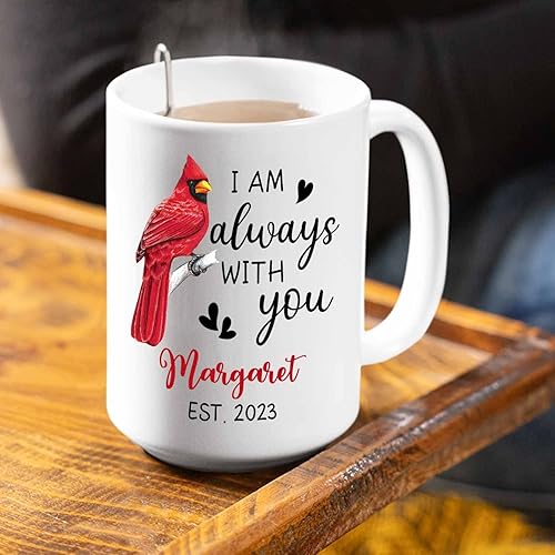 Miniatura 4 de Tazas de café personalizadas con diseño de pájaro de cardenales rojos con nombre y año, taza con texto en inglés "I Am Always With You", taza de