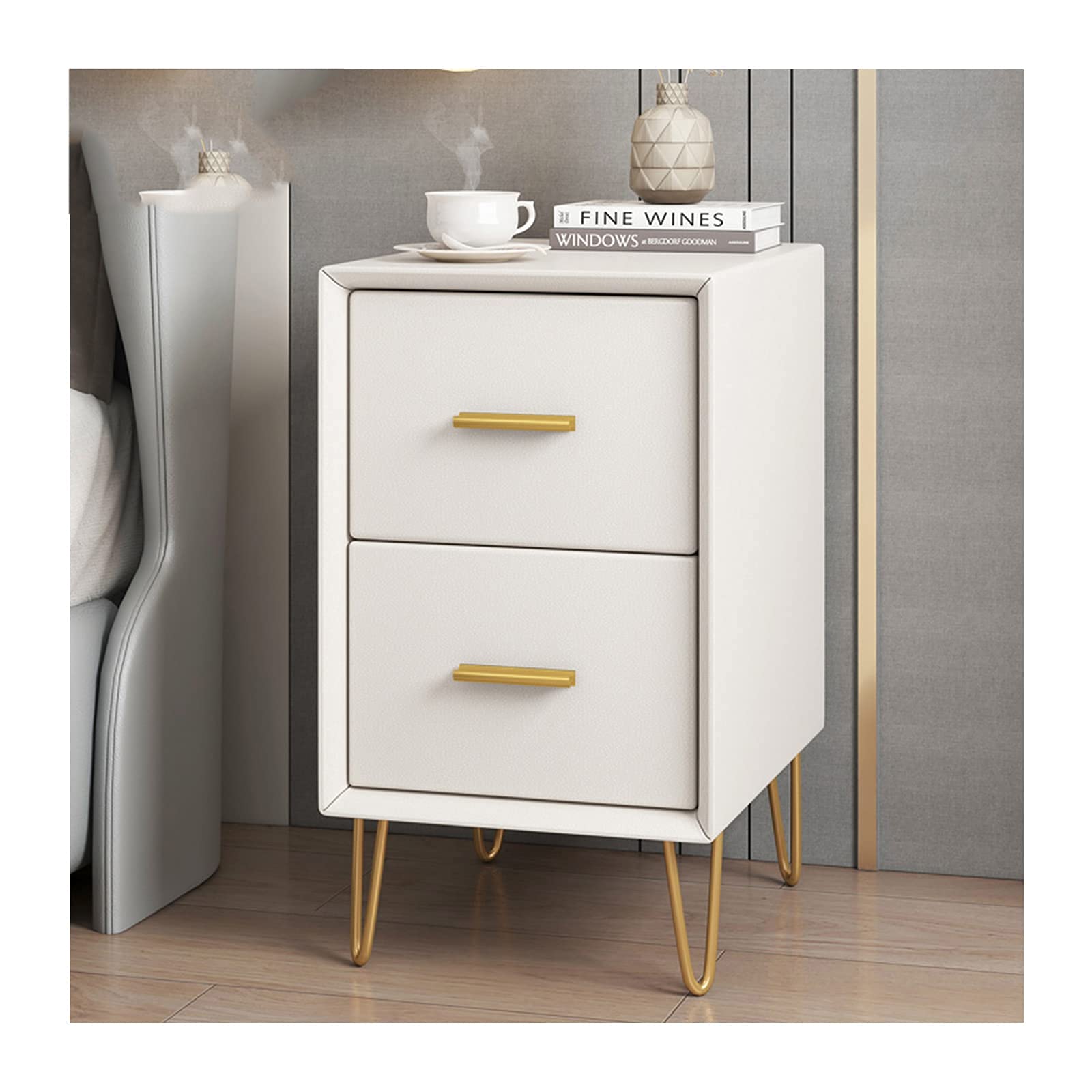 Table de chevet en pin et cuir moderne : le meuble de rangement ultra-étroit pour petite chambre