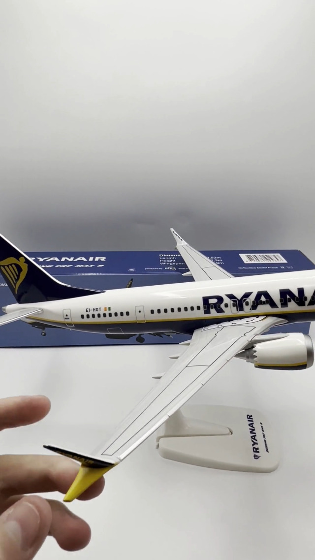 AeroClix Model Vliegtuig Noorse Atlantische Boeing 787-9 LN-FND 1/200 Schaal Model Vliegtuig, perfect voor display, 31,5 cm lengte, wordt geleverd met een standaard