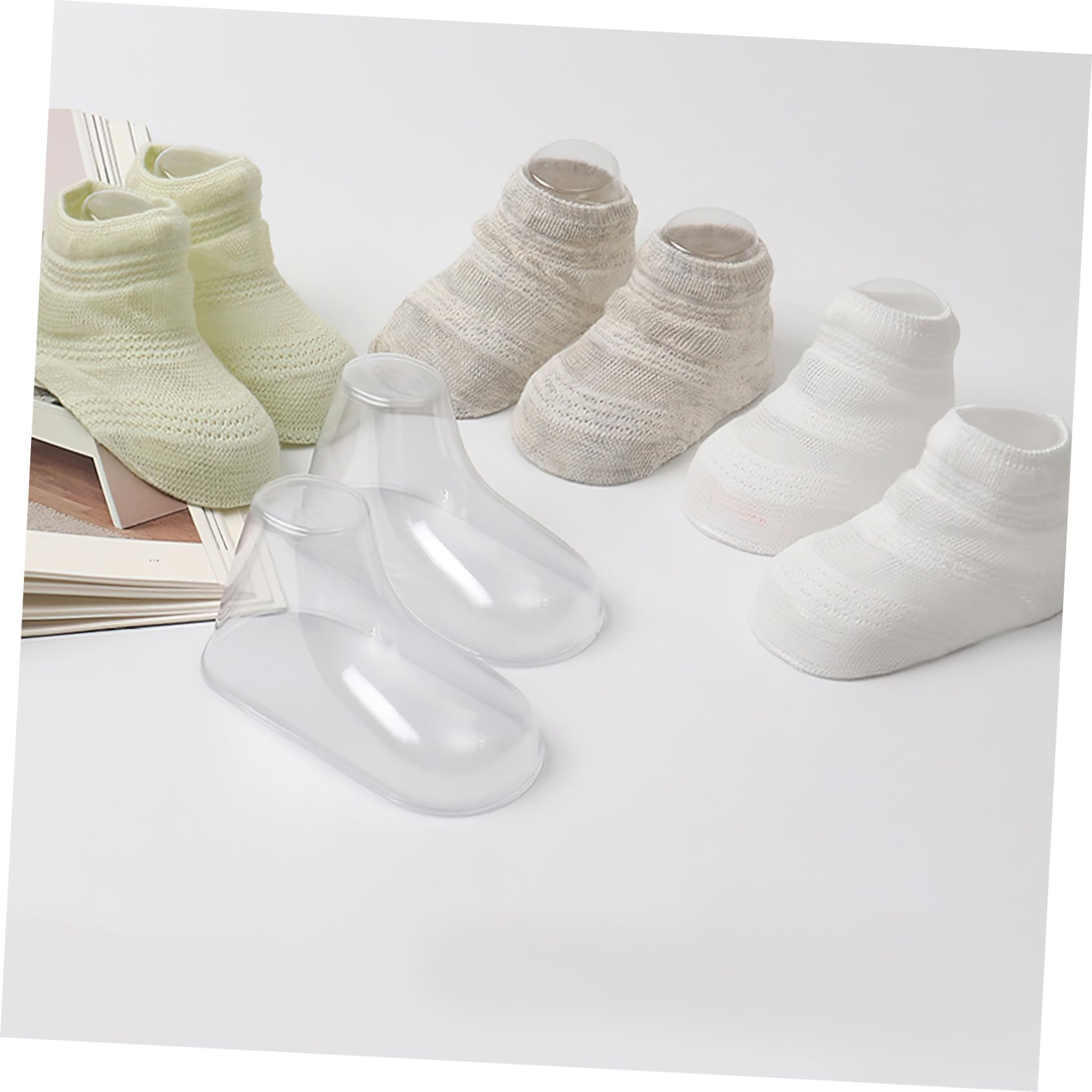 BETOOKY 100 Stück Transparente Kunststoff Fußformen Stabile Babysocken Displayständer für Junge Mädchen Schuhe Strapazierfähige Sockenschuh Halter Formbewahrend und Leicht zu Nutzen