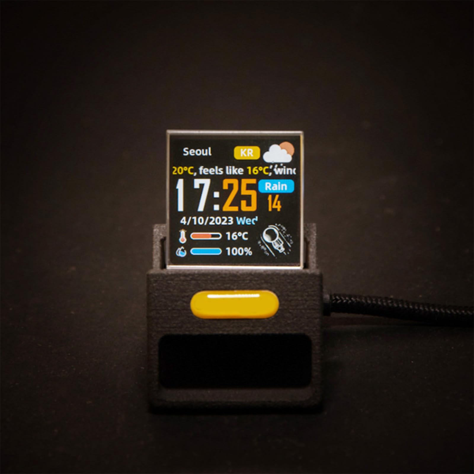 2 orologi interattivi con controllo dell'inclinazione: dati di mercato in tempo reale, avvisi meteo e modalità di gioco 2048 trasparente monitor LCD