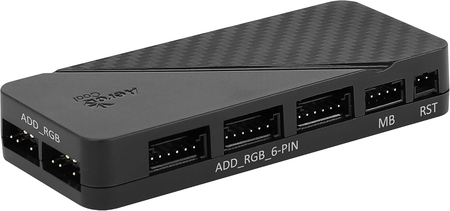 Close-up of the Aerocool H66F hub showing connection ports