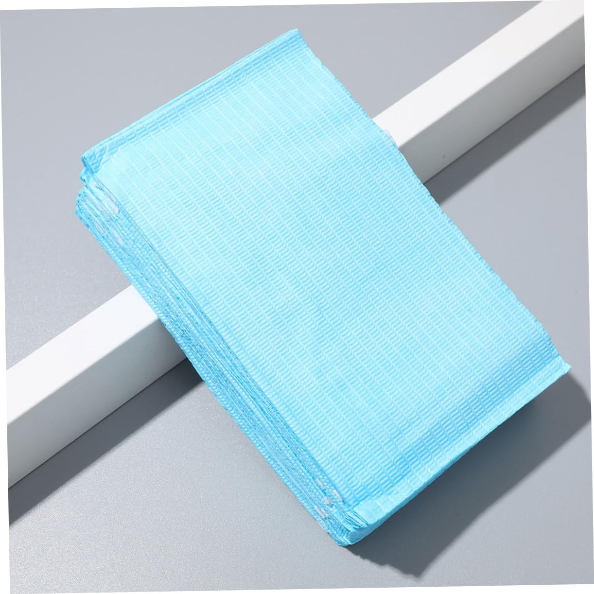 60 Pezzi Bavaglini Adulti Usa e Getta Impermeabili per Anziani Protezione Macchia e Olio per Pasti Adatta Senior Facili Indossare e Smaltire Blu