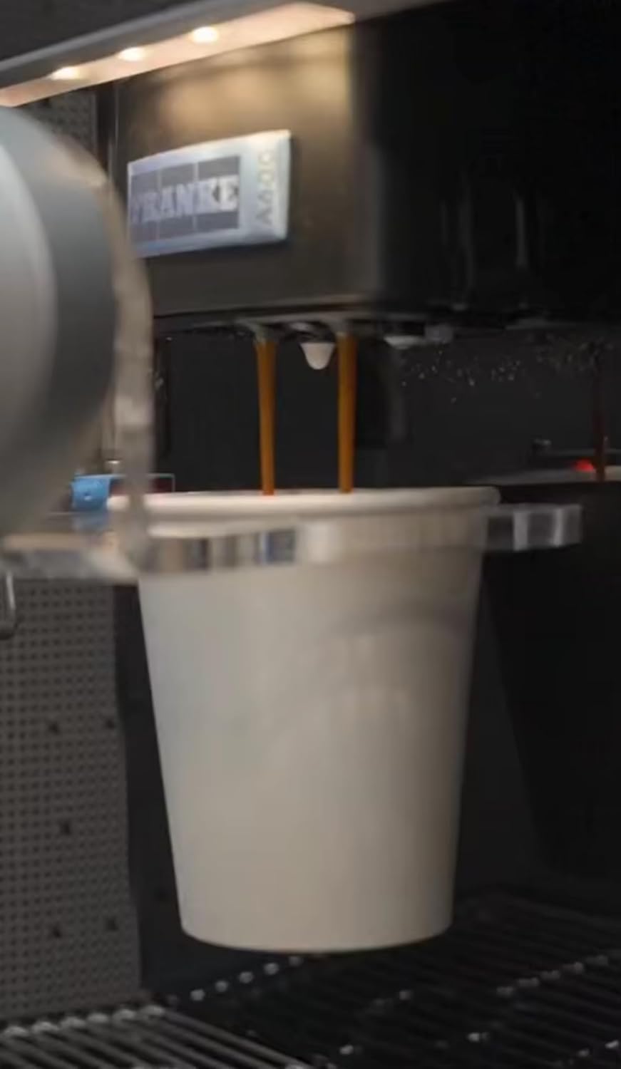 Freshly Ground Coffee Beverage Machine, AI Controlled Espresso Maker with Cloud Management System Designed for Smart Retail and Coffee Franchise Expansion