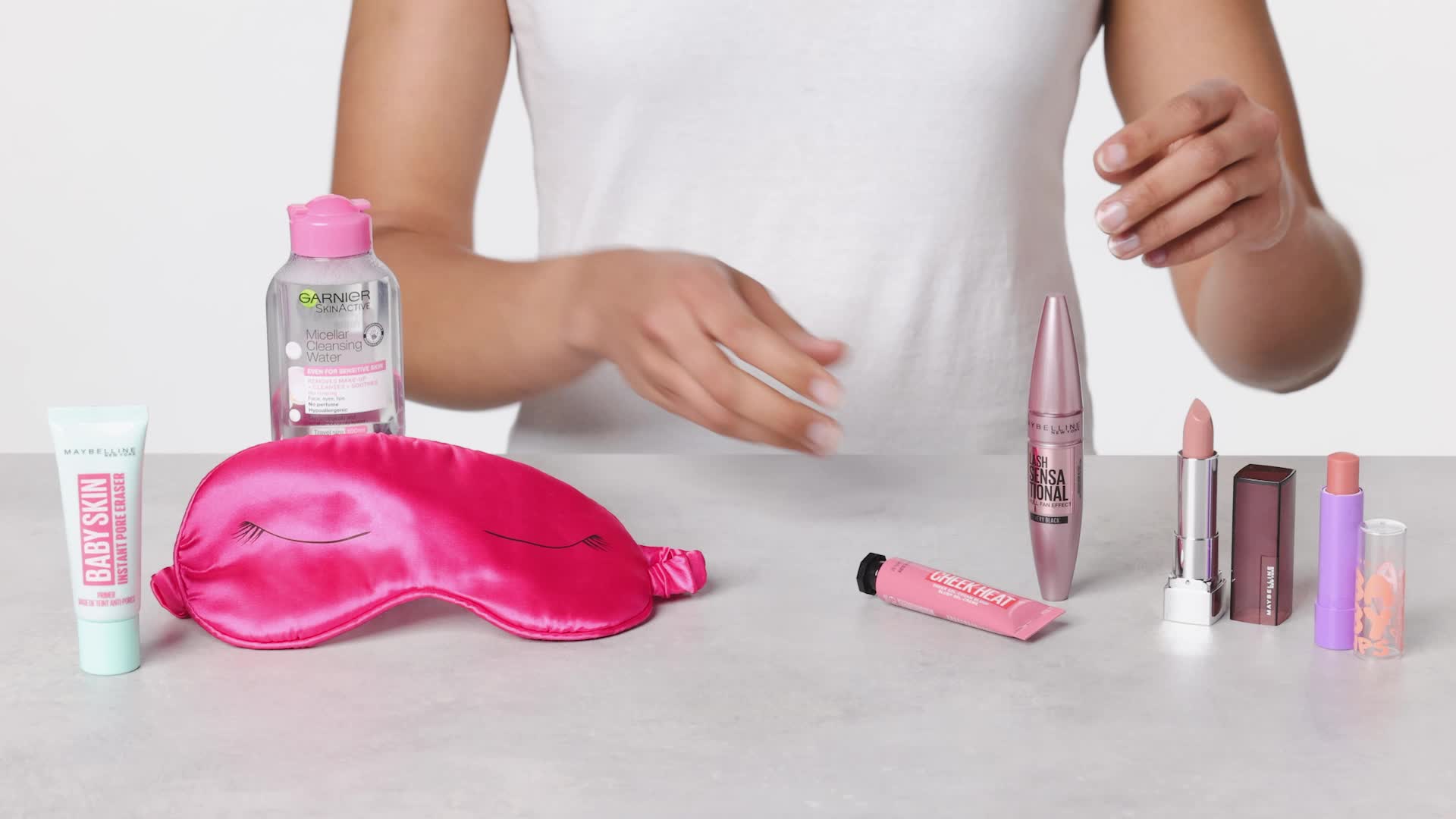 Maybelline 6x piece Makeup Kit 'Jet Setter', Primer, Mascara