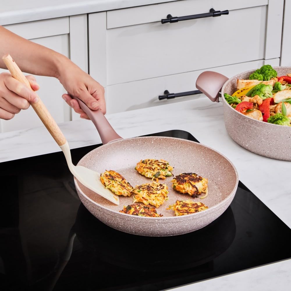 Karaca Bio Granit Töpfe und Pfannen Set, Antihaft-Kochgeschirr Set mit Glasdeckeln, 7-teilig, Kratzfest, spülmaschinengeeignet, Küchen-Kochutensilien, Induktion Roségold Topfset
