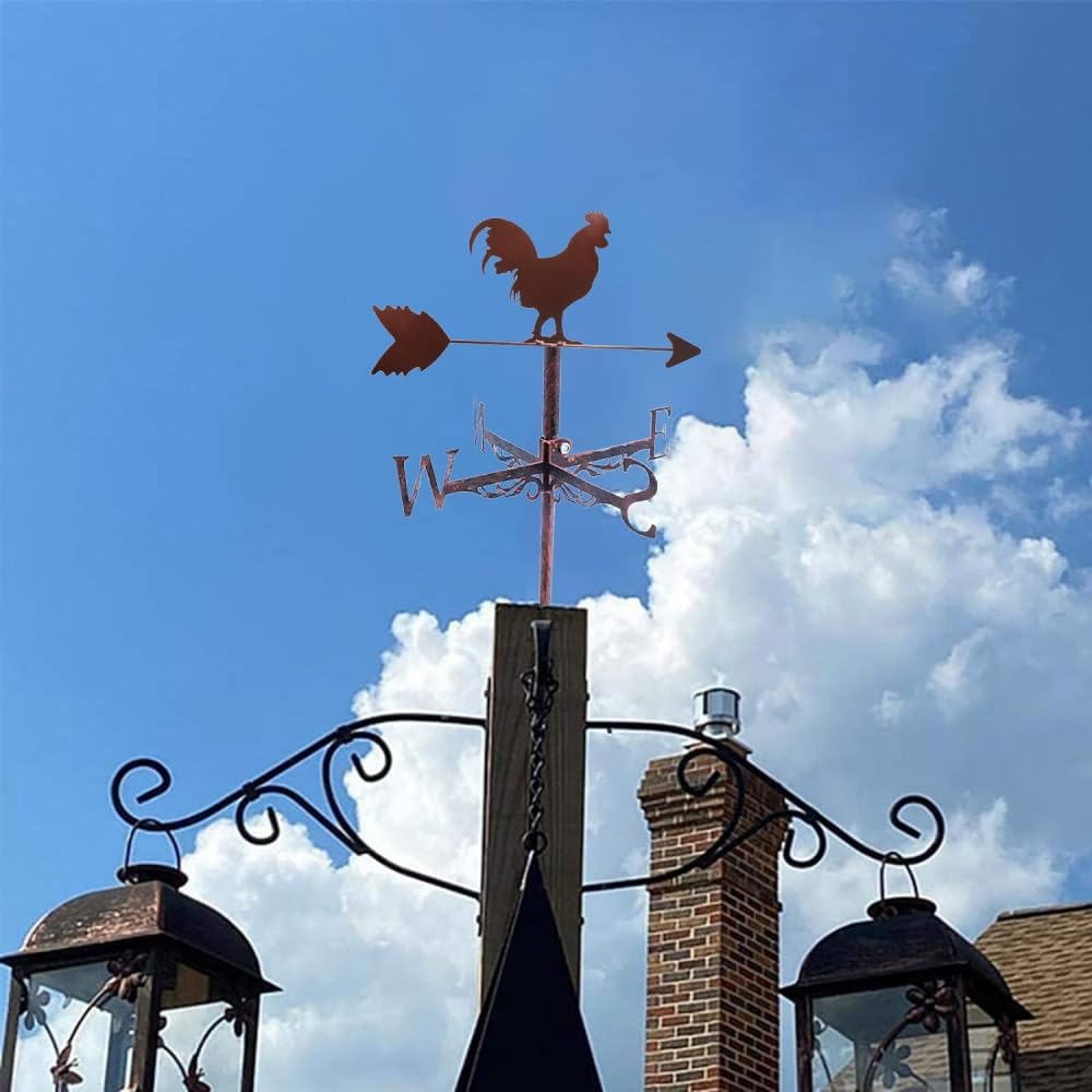 Segnavento in metallo sul tetto retrò a forma di gallo, indicatore di direzione del vento a banderuola per esterni, capannoni in ferro, cortile, tetto, fienili, decorazione