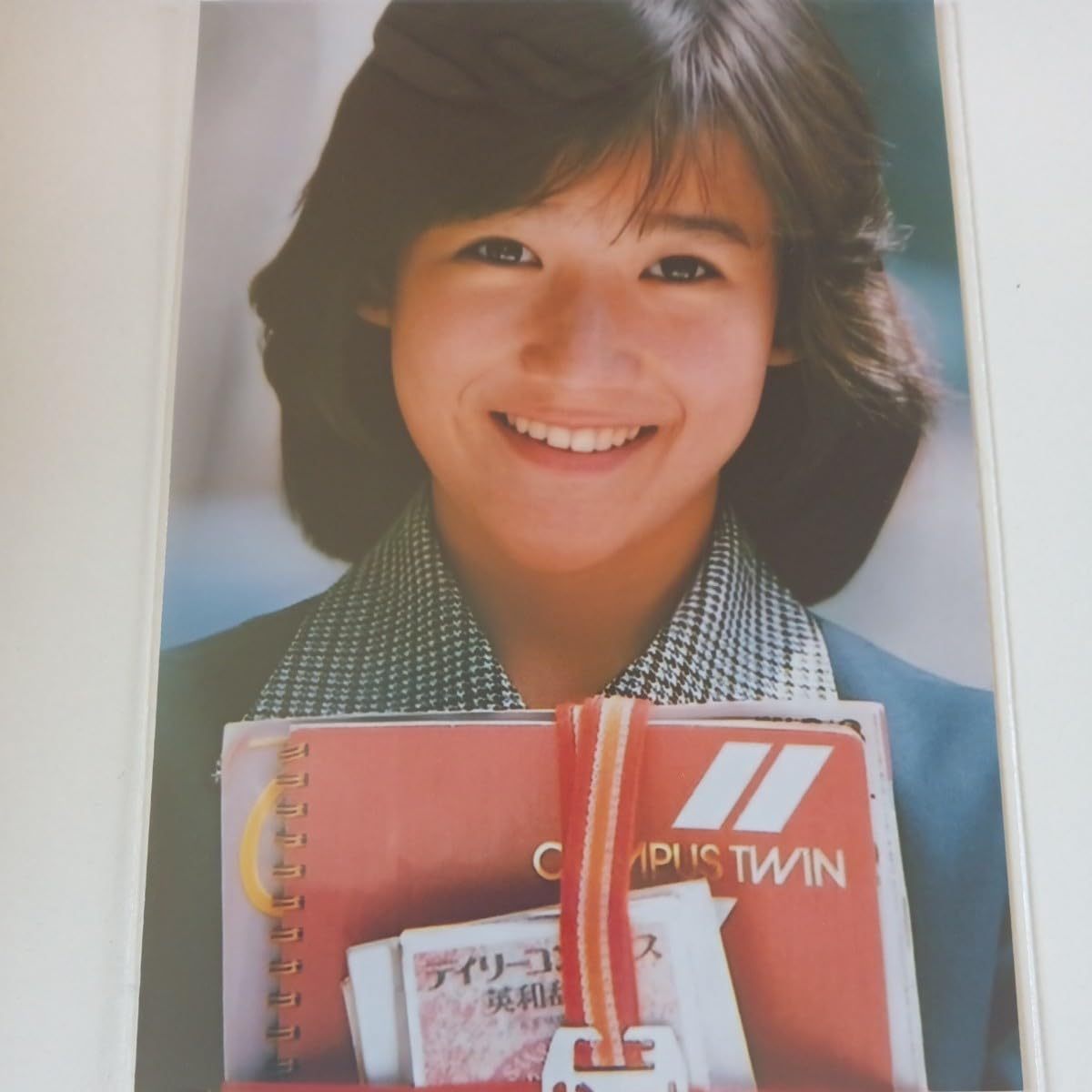 Amazon.co.jp: 183)岡田有希子 L判写真 アイドル : ホーム＆キッチン