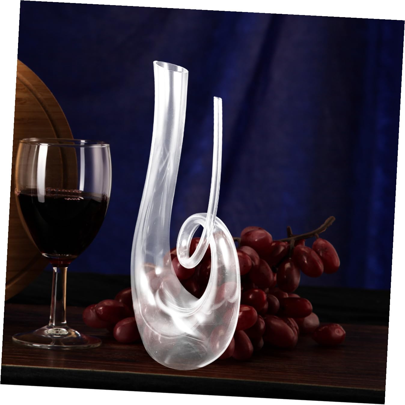 SECFOU Weinkaraffe mit Belüfter 1300 Ml aus Bleifreiem Kristallglas Mundgeblasen Klarer Weindekanter für Rot und Weißwein Stabile Glaskaraffe für Zuhause und Bar