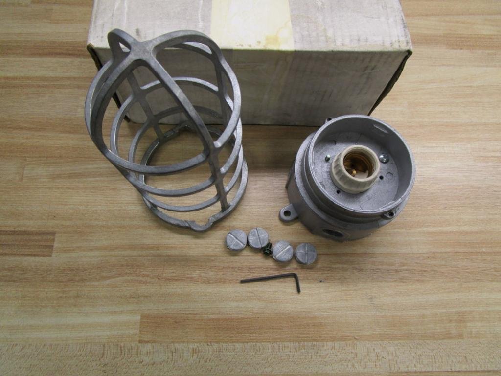 Cooper Crouse-Hinds TP7600 Light Fixture