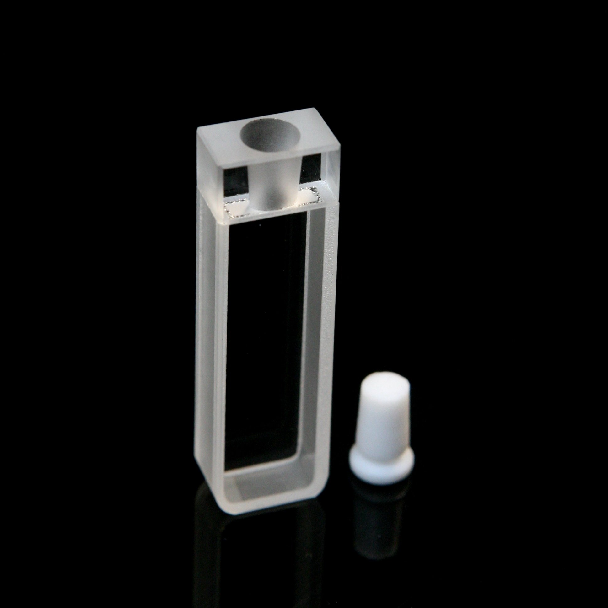 Cella for spettrometro al quarzo standard Tappo in PTFE Percorso da 5 mm 1,75 ml 2 finestre UV-VIS-NIR