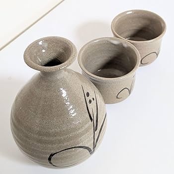 唐津焼　絵唐津　古唐津　箱付　ぐい呑み　お猪口　酒器　骨董　アンティーク　江戸？ Amazon.co.jp: 唐津焼 絵唐津 古唐津 箱付 ぐい呑み お猪口 酒器