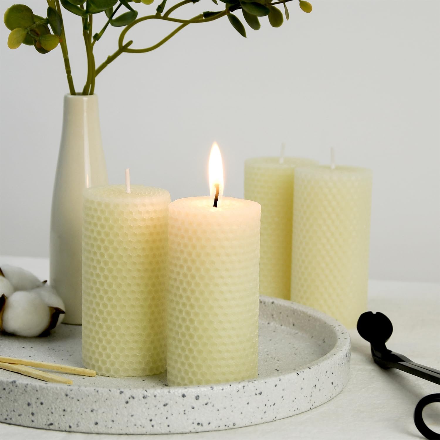 Velas de cera de abeja, 2 x 4 pulgadas, juego de 4 velas de cera de abeja blanca, sin perfume, sin humo y sin goteo, aproximadamente 9 horas de combustión para decoración del hogar, fiesta, Navidad,