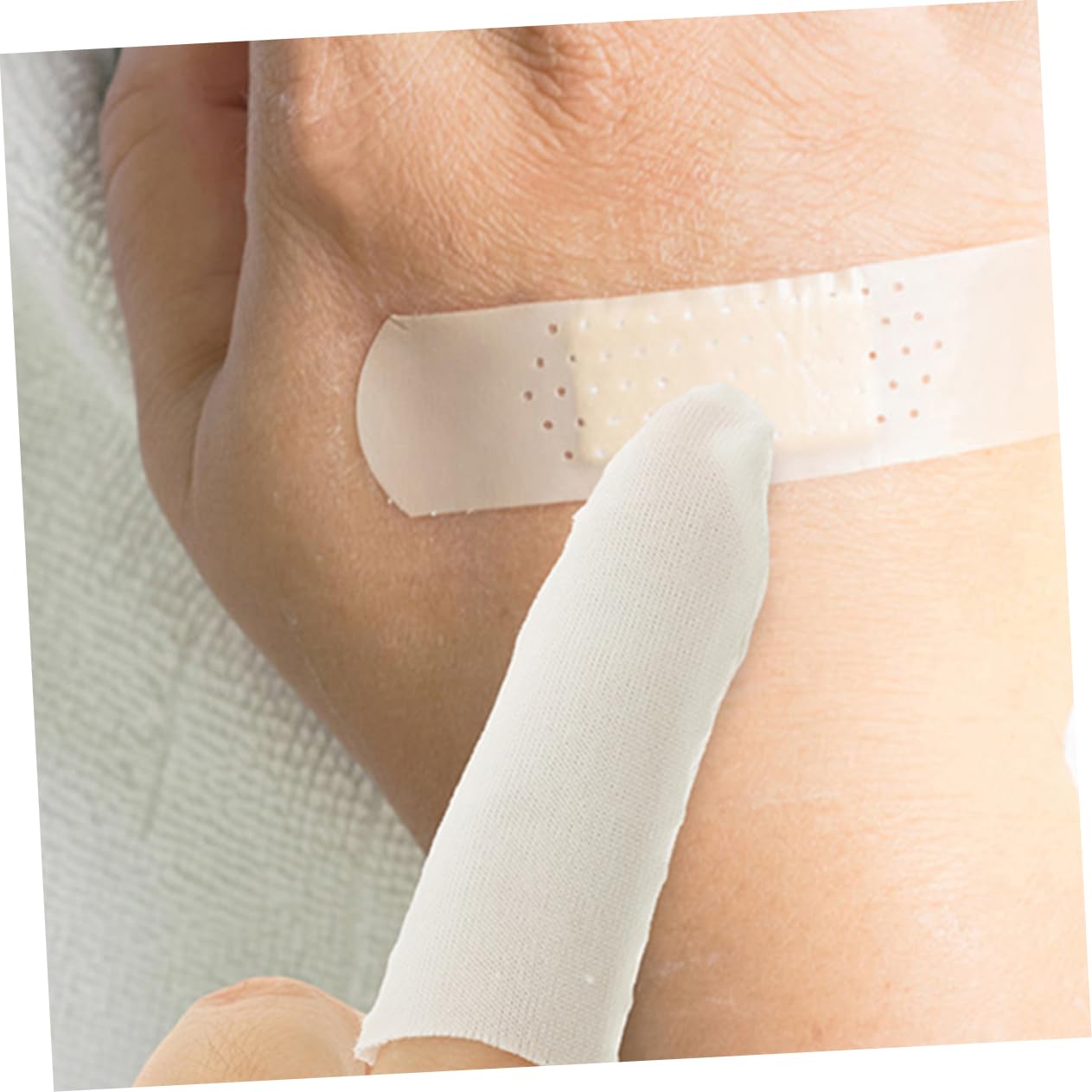 Ipetboom 200Pcs Finger Covers Breathable Portable Sleeves Resistance and Finger Protection Lightweight Life Extender Finger Covers for Crafting and Sewing