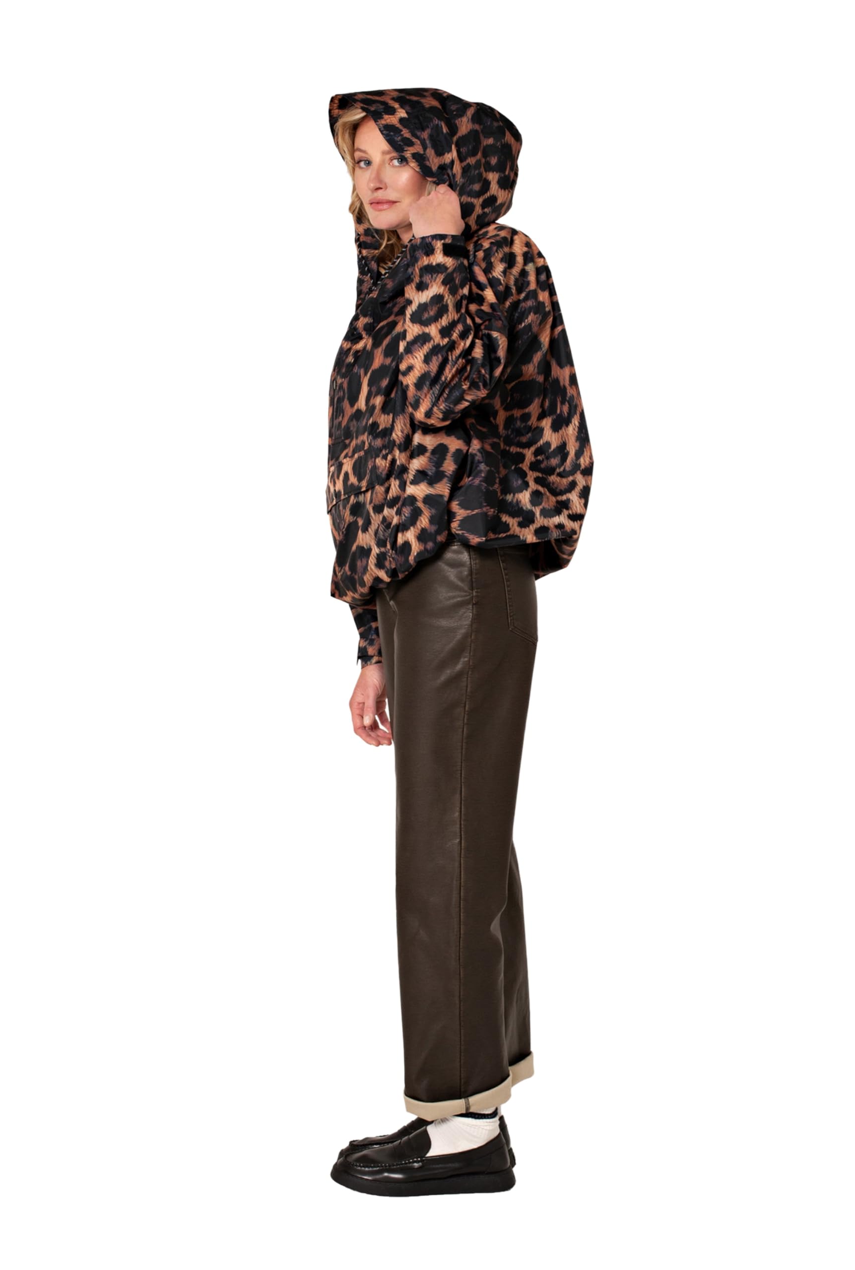 Rainkiss – Regenanorak Poncho für Erwachsene – Wasserdicht – PFAS-frei – Einheitsgröße – Leopard Print – 100% recyceltes Polyester – Design: Dark Leopard