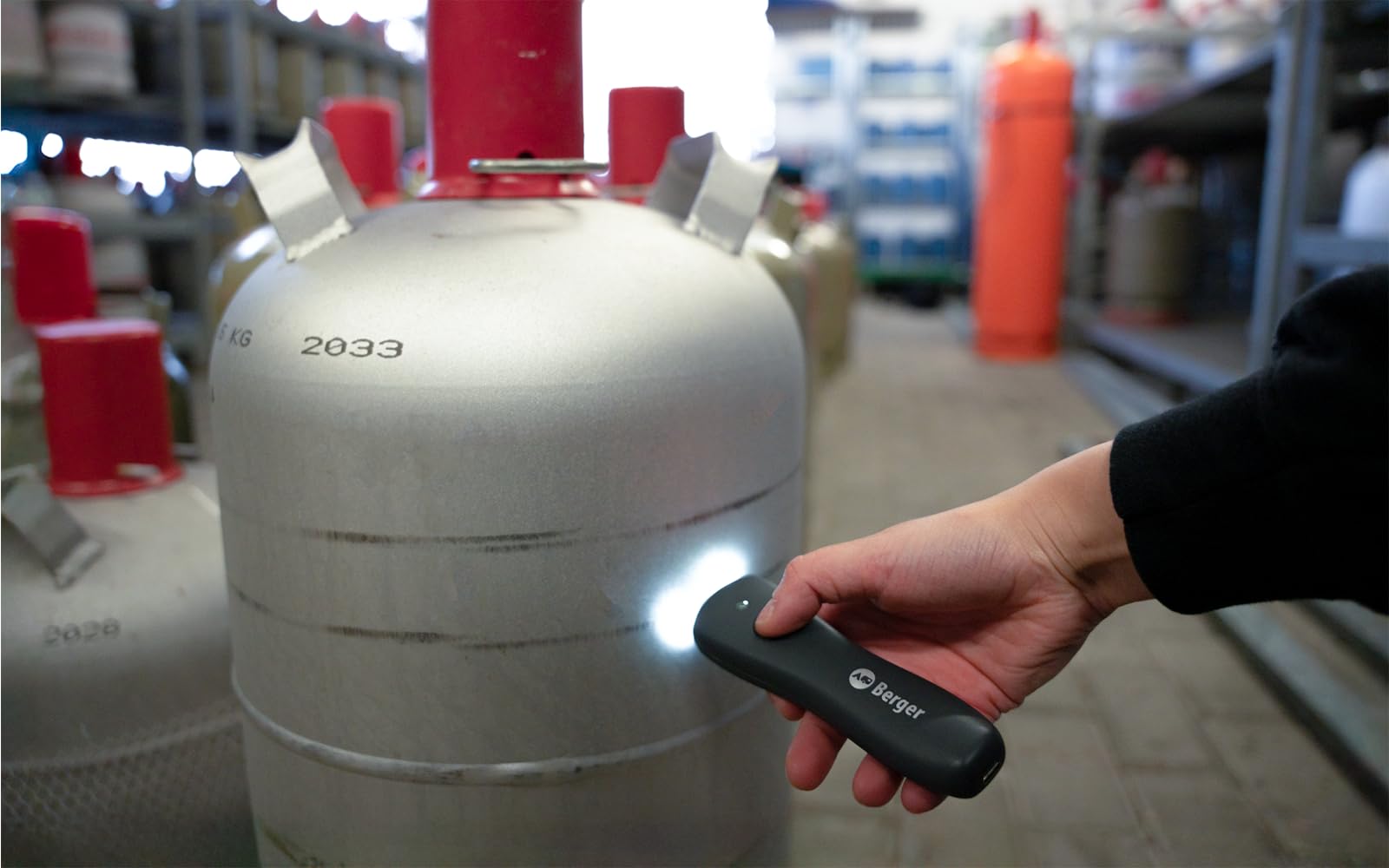 Berger CH410 - Indicador de Nivel de Gas para Botellas de Aluminio y Acero, Medidor con USB-C, Linterna LED, Diámetro 200-350 mm, Batería de Polímero de Litio