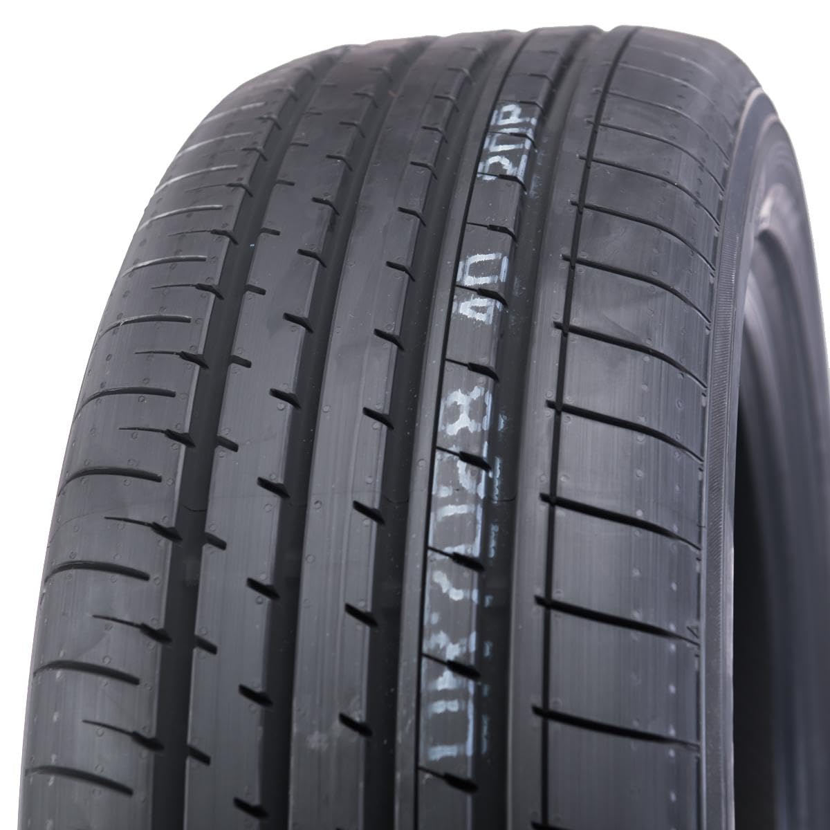 Amazon.co.jp: 横浜タイヤ BluEarth-XT AE61 225/50R18 95V : 車＆バイク