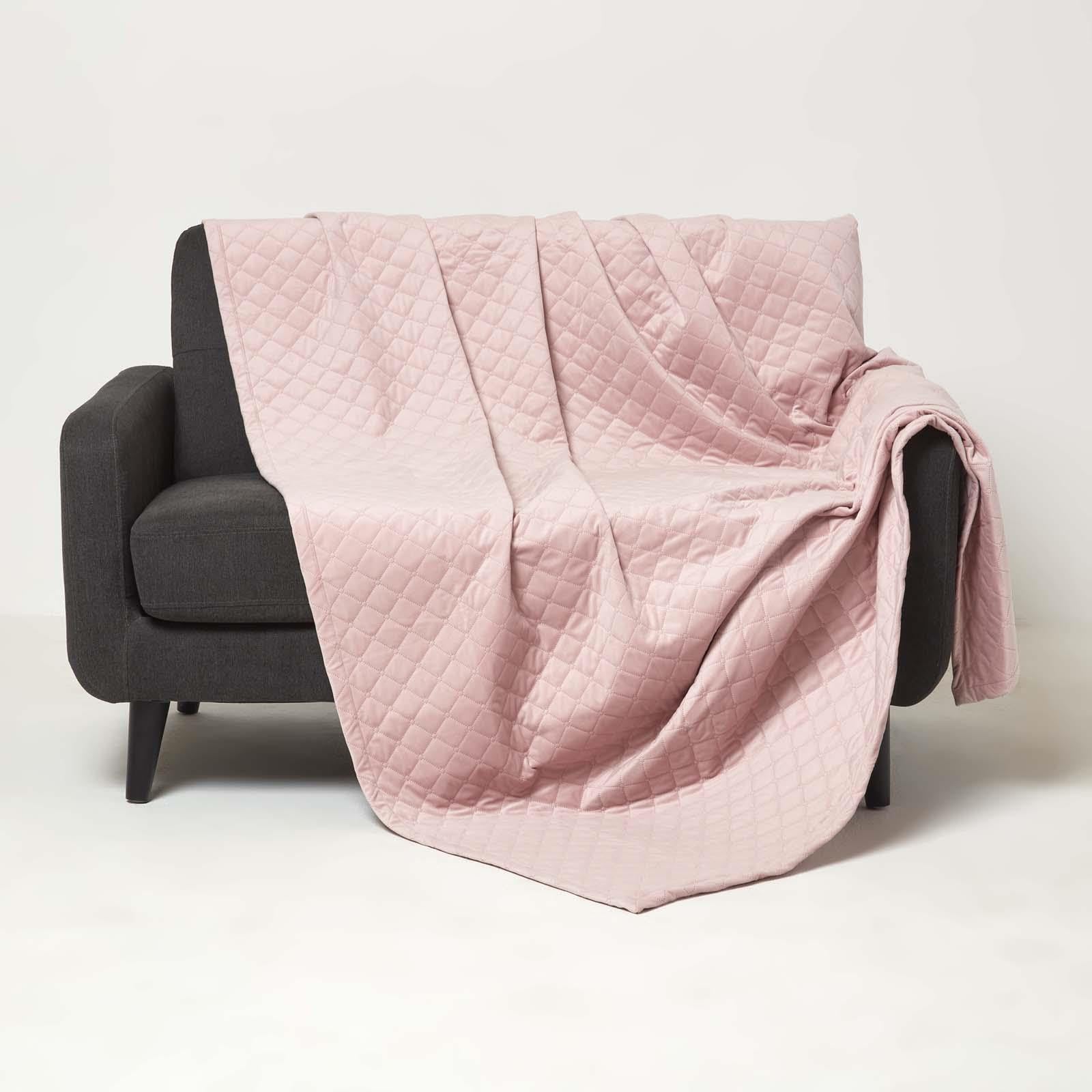 Homescapes Samt-Überwurf 150x200 cm rosa, Wohndecke gesteppt, Couchüberwurf-Decke, weiche Sofadecke