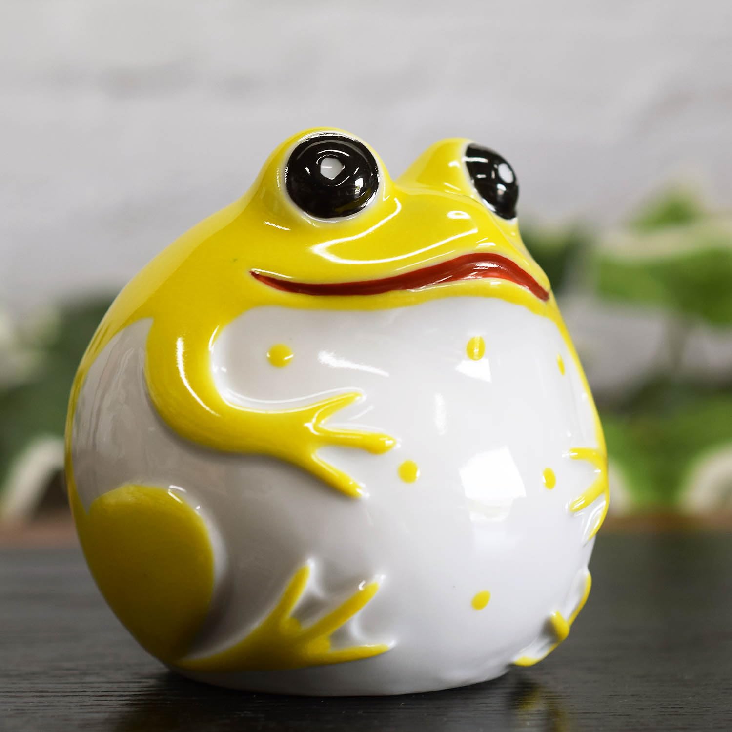 Amazon.co.jp: カエル 置物 九谷焼 福かえる 黄釉彩 陶器 縁起物 風水