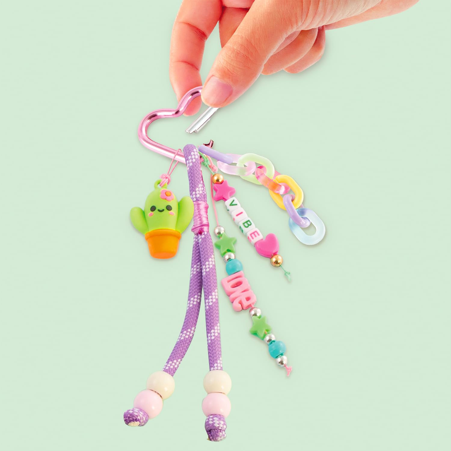 Canal Toys - Style 4 Ever - Fabrique à Porte-Clés DIY 3 en 1 - Crée Tes Porte Clefs Uniques Ultra Stylés - Paracordes, Aquacharms, Perles et +150 Accessoires - Idée Cadeau Enfant Dès 6 Ans - OFG 366