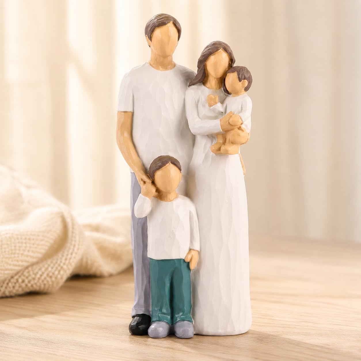 XMGZQ Famiglia di 4 statuette di padre, madre, figlia, figlio, regalo sentimentale per famiglia, mamma e bambino, statua dipinta a mano, per compleanno della moglie del marito (bianco)