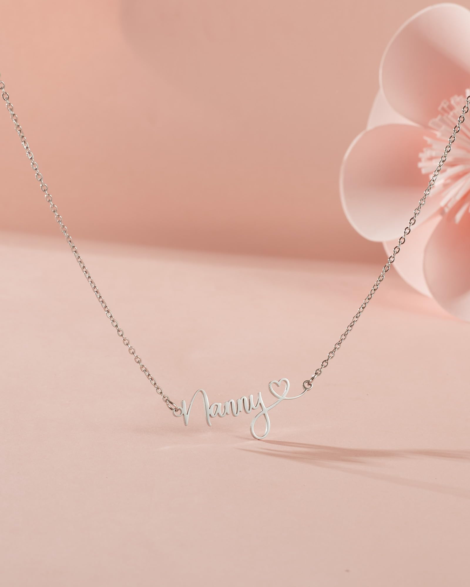 Grandma Necklace Nanny Jewelry Stainless Steel Cutout Gigi Mimi Nana Nanny Heart Letter Pendant Necklace Gifts for Grandma from Grandchild.
