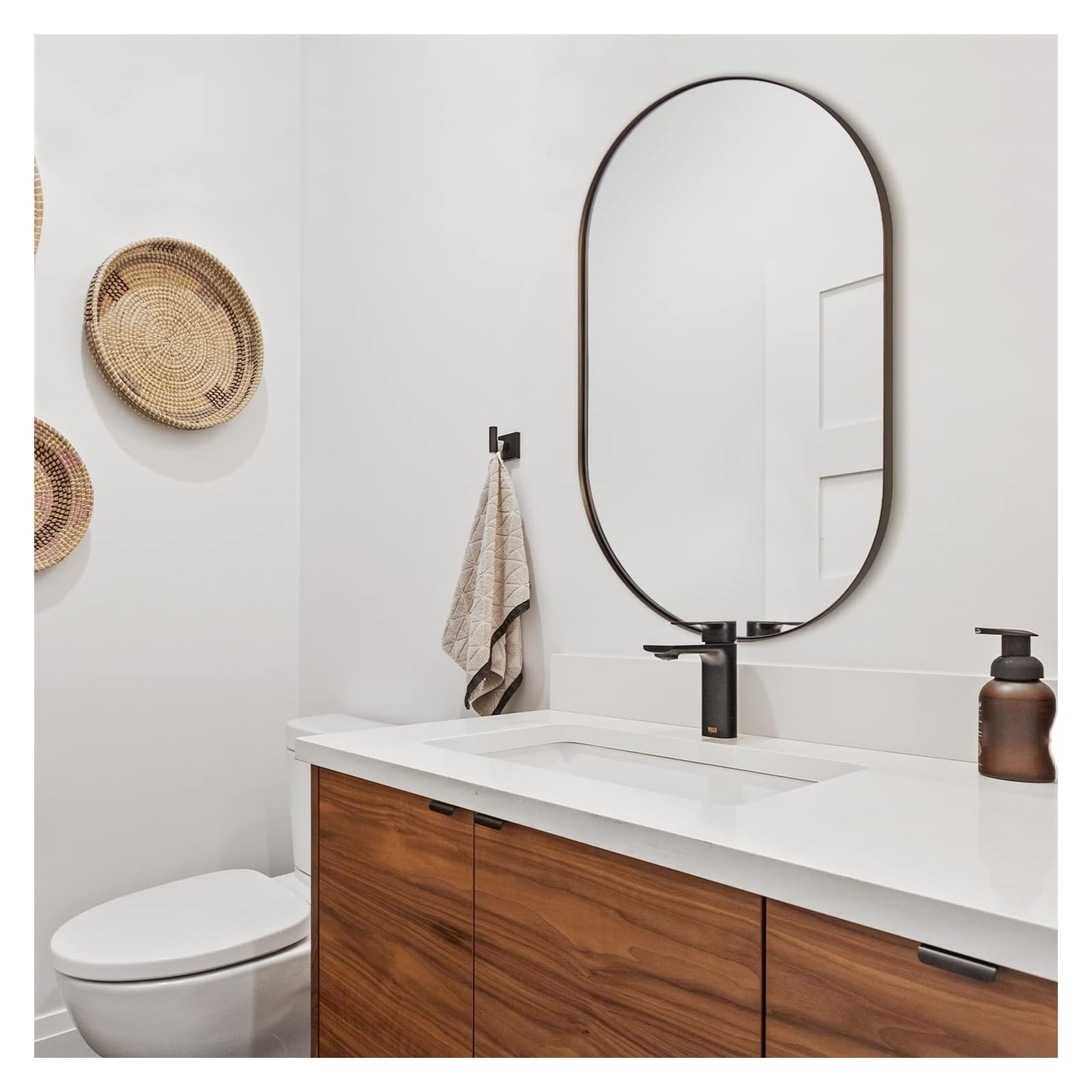 SXFSDOU Wall-Mounted Oval Bathroom Mirror, Pill-Shaped Vanity Mirror in Black, 50x80cm (19.6x31.5in) - Stylish Decor for Modern Spaces