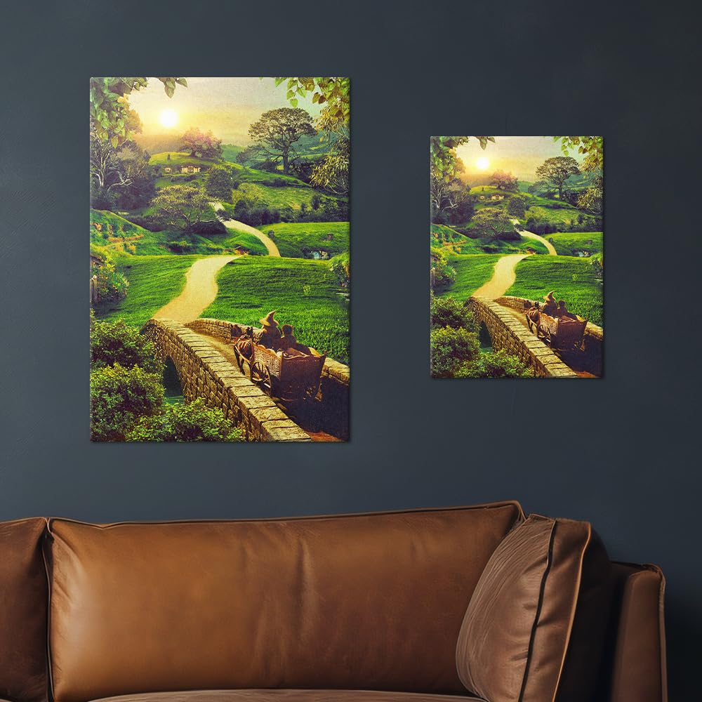 Displate Affiche Métallique Le Seigneur des Anneaux - Middle-Earth - A Journey Through Hobbiton - Déco Maison Chambre - Cadeau - Decoration Murale Salon Metal Poster 32 cm x 45 cm
