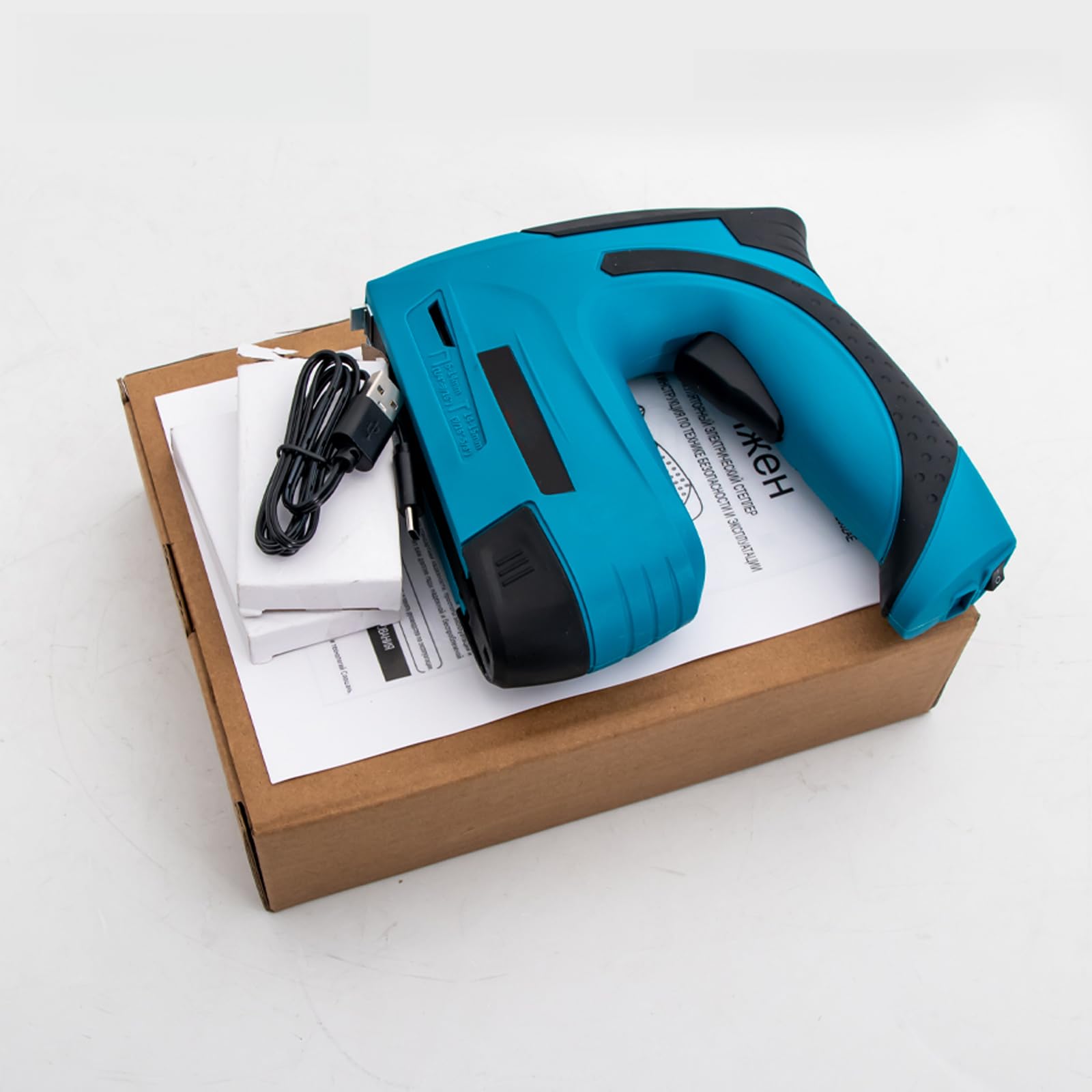 Chiodatrice elettrica senza fili 2 in 1 USB-C Li-Ion Brad Nailer con luce ergonomica include 2000 graffette chiodi per fai da te tappezzeria lavorazione del legno riparazione di mobili