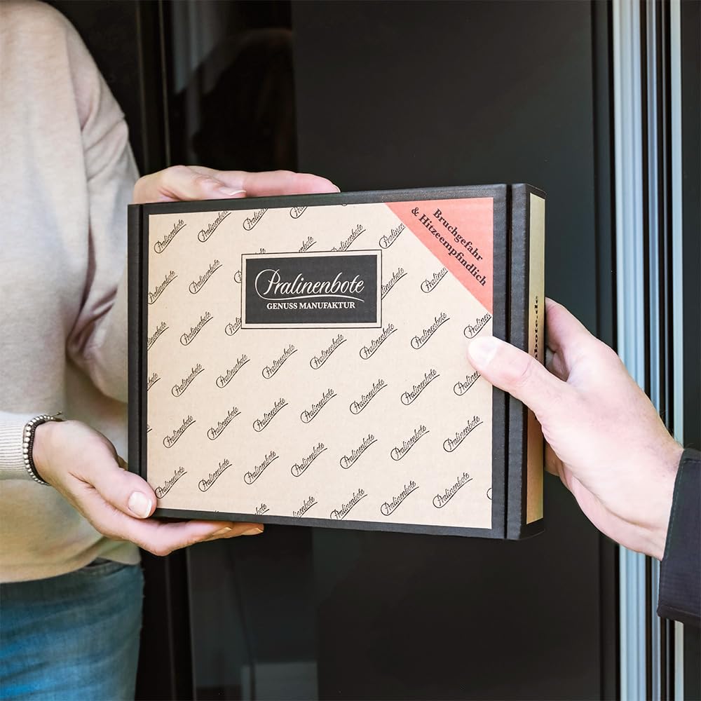 Pralinenbote Genussmanufaktur – Geschenk-Set Kakao & Nuss Likör & Pralinenwelt Klassiker mit 14 handgefertigten Pralinen deutscher Chocolatiers, das edle Genuss Geschenk