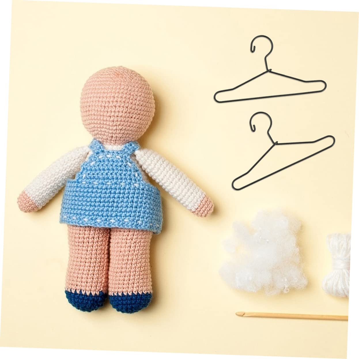 Toyvian 20pcs Mini Hanger Clothes Rack Hangers Mini House Accessory Letter Metal Doll, Assorted Color a, 6.5x3.5cm - Image 3