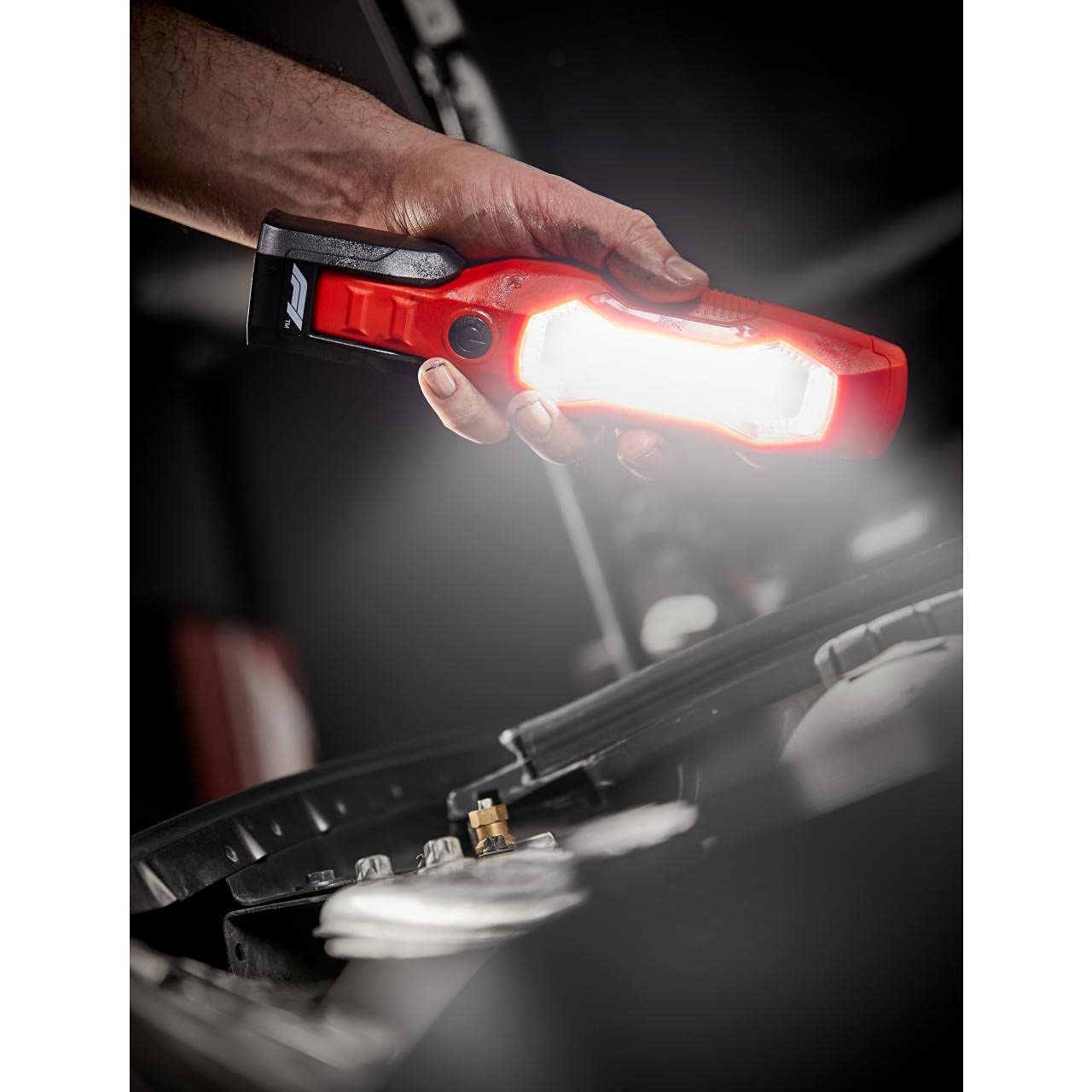 Formula 1 10822 COB-LED - Lampada da Lavoro per Officina, 600 Lumen, Ricaricabile con USB, con Gancio per appenderlo, Magnete, per Auto, Officina, Rosso/Nero