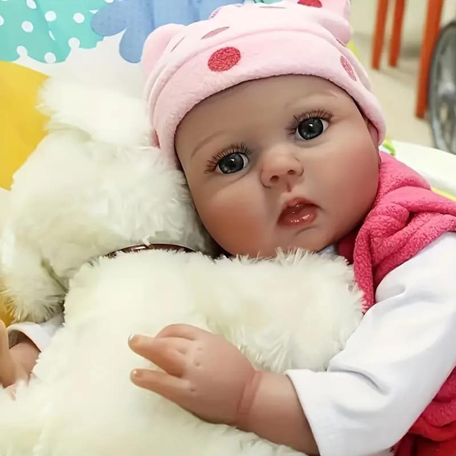 Amy Maakt Levensechte Babypoppen: 'Ze Voelen Ook Als Een Echte Baby Ze Voelen Ook Als Een Echte Baby~a8148676