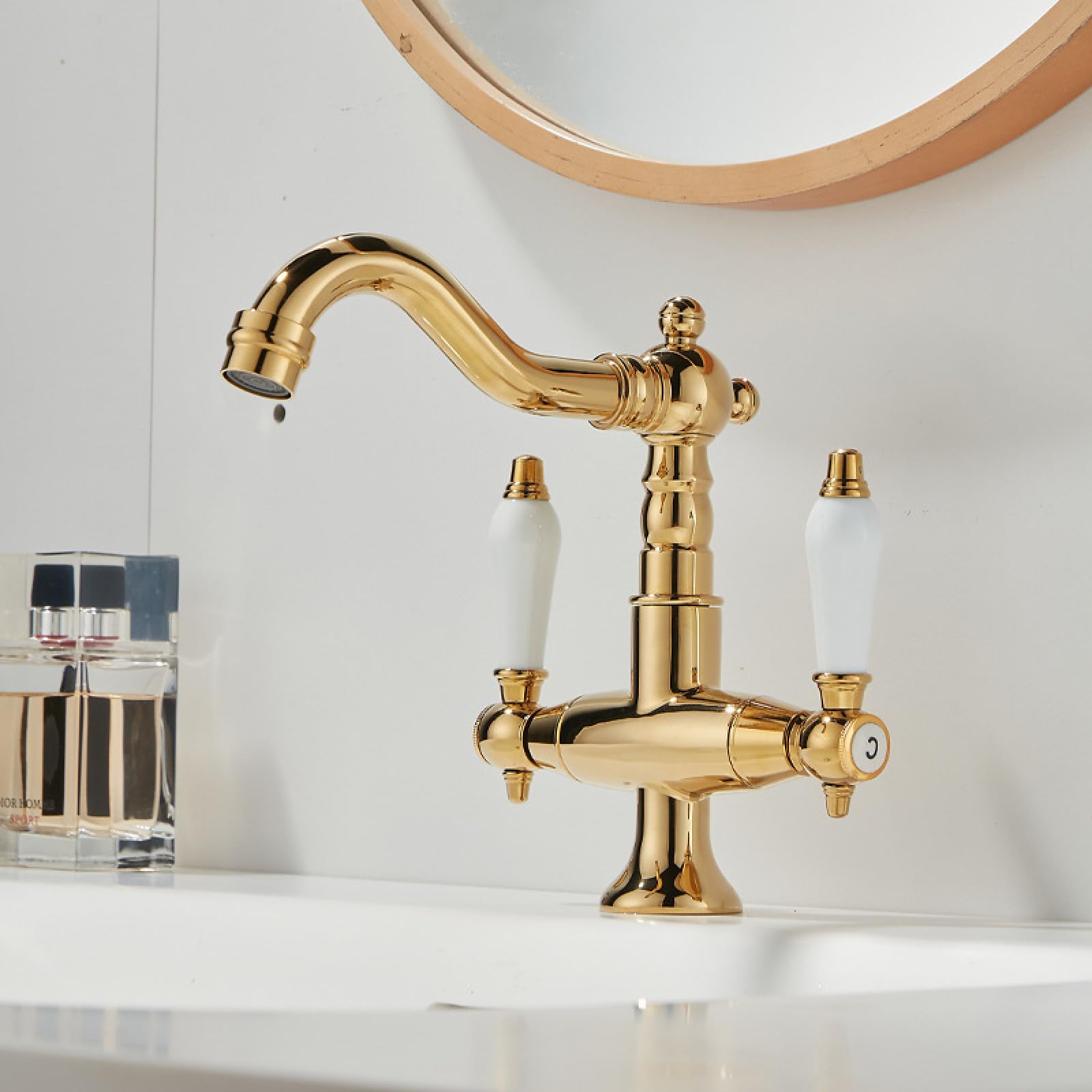 Fanjubei Golden European Style Double-Handle Bathroom Washbasin Rotating Hot And Cold Water Faucet, Gold