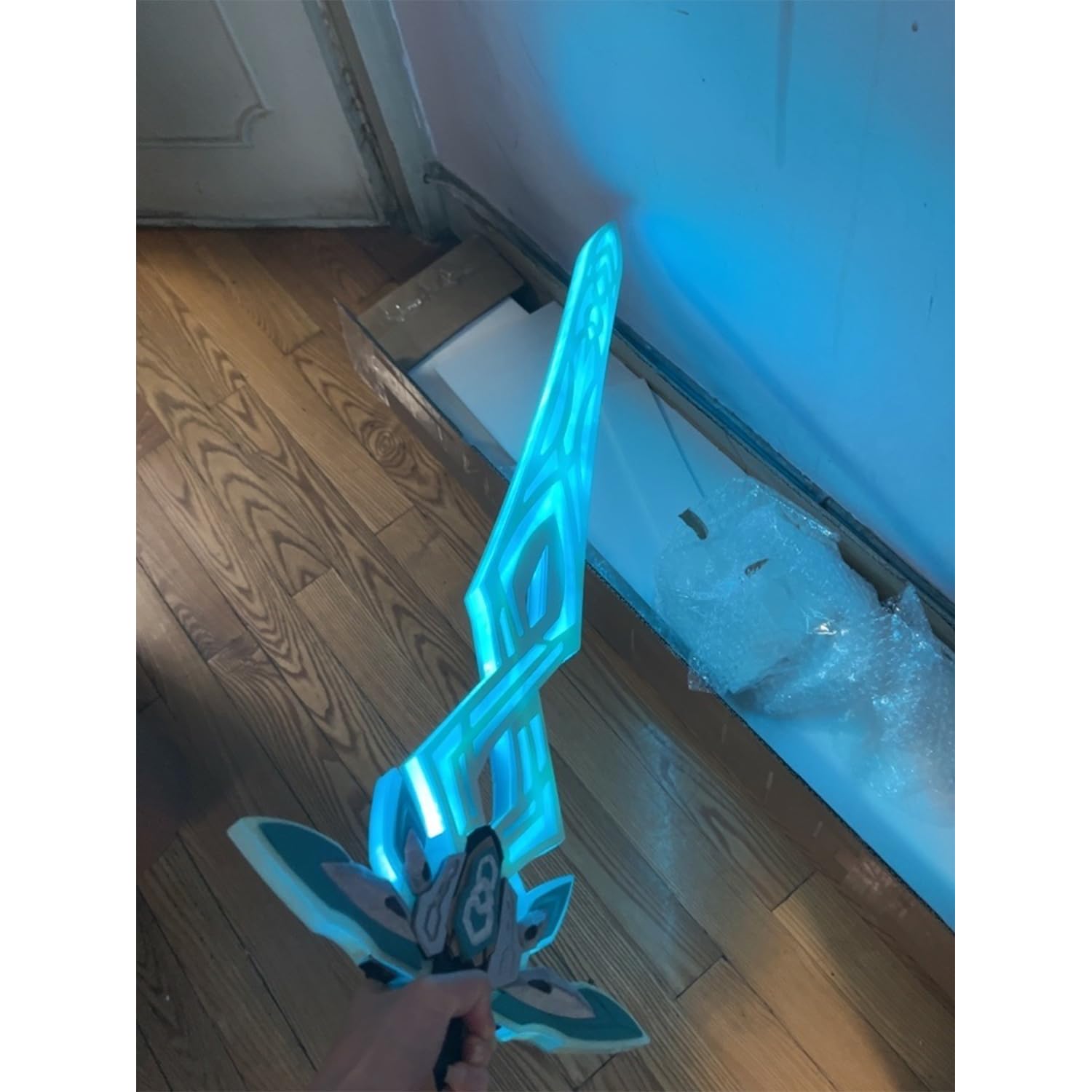 Amazon.co.jp: 崩壊スターレイル ホタル 武器 剣 発光 光刃 蛍流