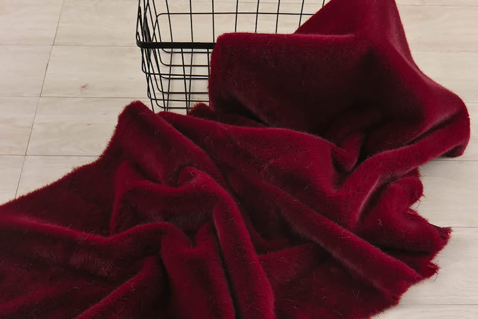 Pogrubiona pluszowa tkanina miękka sztuczne futro tkanina polarowa tkanina flanelowa na tło materiały rzemieślnicze szalik DIY szycie ręcznie robione lalki poduszka poduszki do siedzenia, 160 * 50 cm Kolor: czerwone wino)