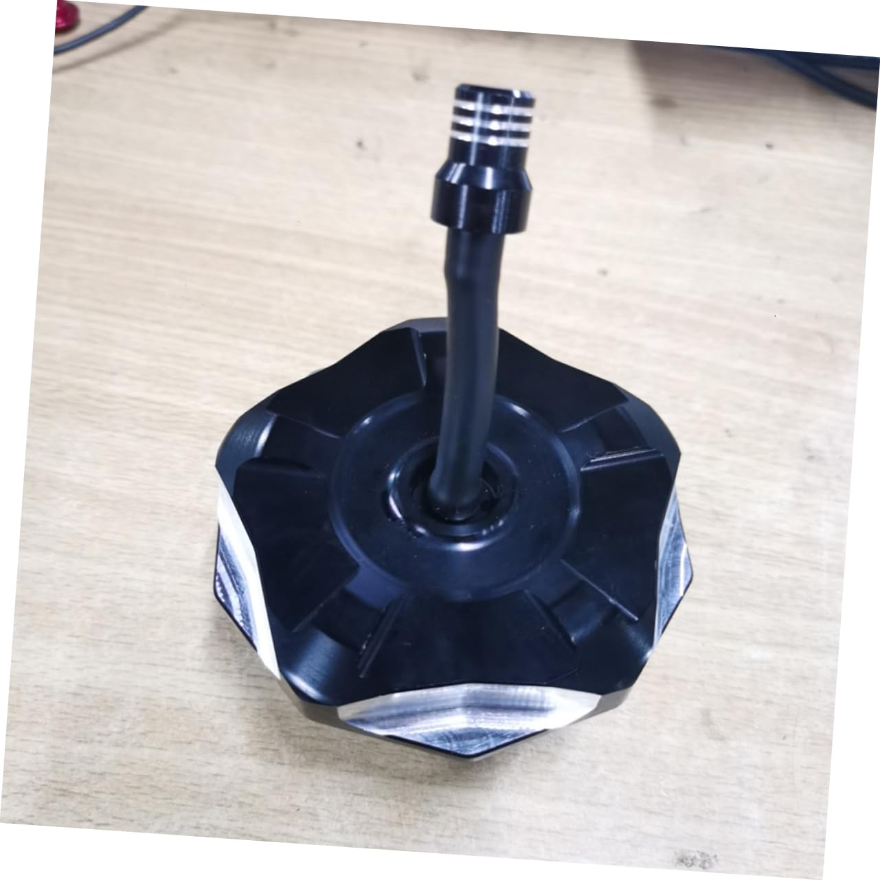 ULTECHNOVO Serbatoio Carburante Moto in Lega Di Alluminio Con Valvola Di Sfiato Per Tappo Serbatoio Sostituzione Copertura Per Protezione Accessori Moto Da Cross