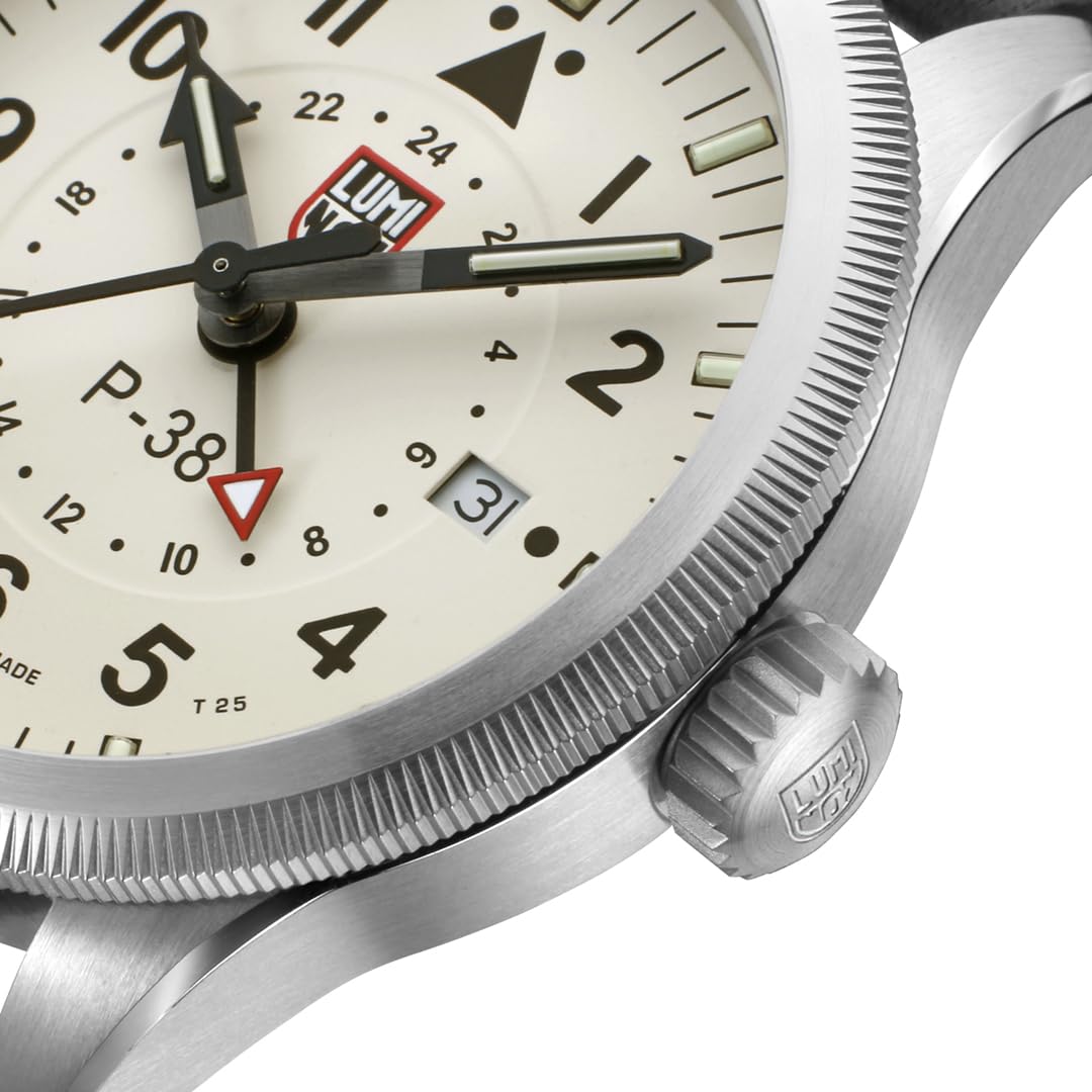 Luminox Air Pilot P-38 Lightning Pilotenuhr mit Armband aus Leder, in der Farbe: Schwarz, Gehäusedurchmesser: 42 mm, Wasserdichtigkeit: 100 Meter, XA.9527