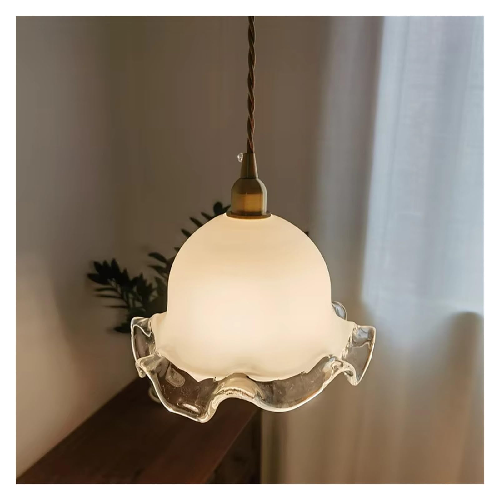 Lustre moderne suspendu au design géométrique pour chambre
