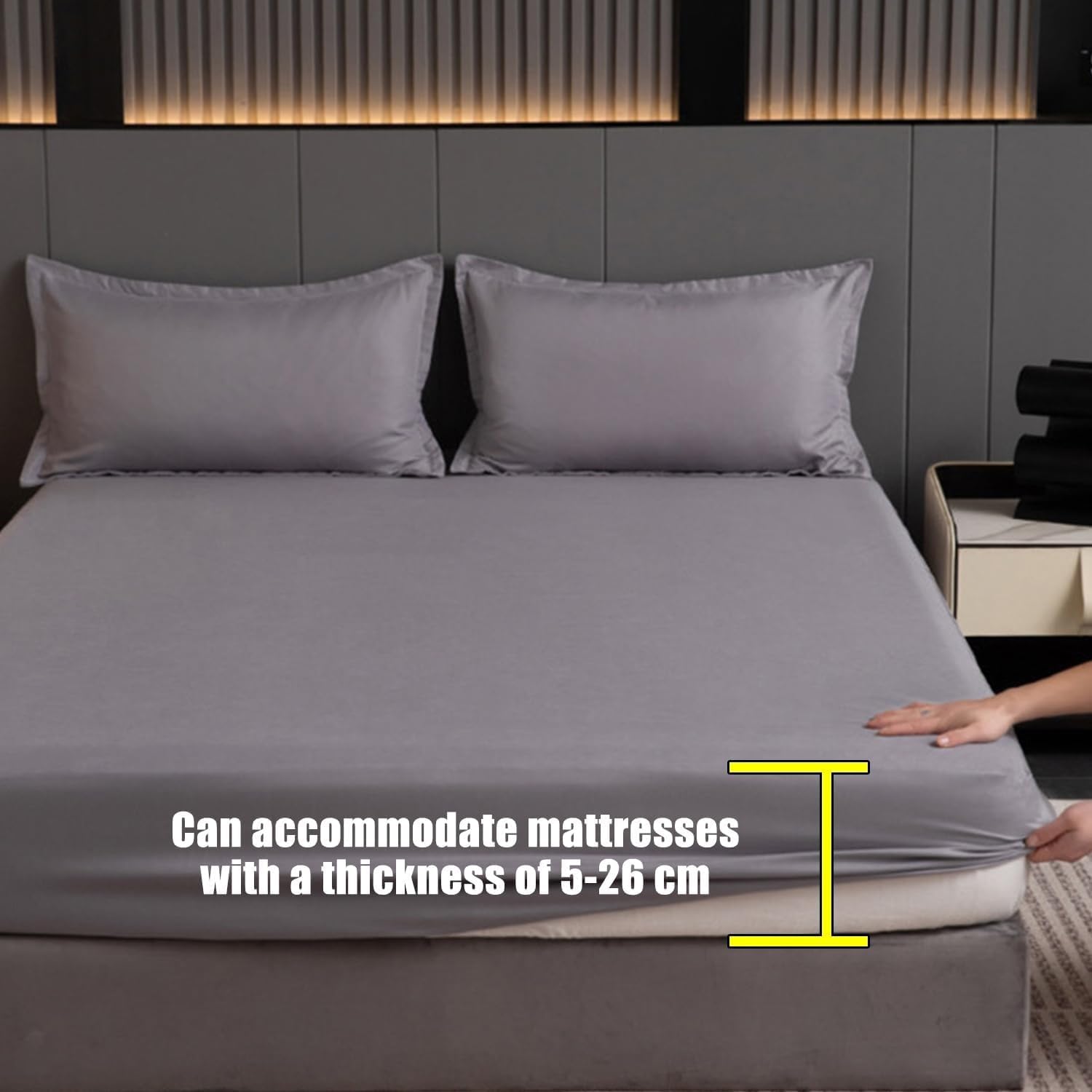 Coprimaterasso Deep Pocket da 12 Pollici, Lenzuolo con Angoli Impermeabile con Bordi Elastici a 360°, coprimaterasso Traspirante di qualità alberghiera(Schwarz,200 * 220cm)