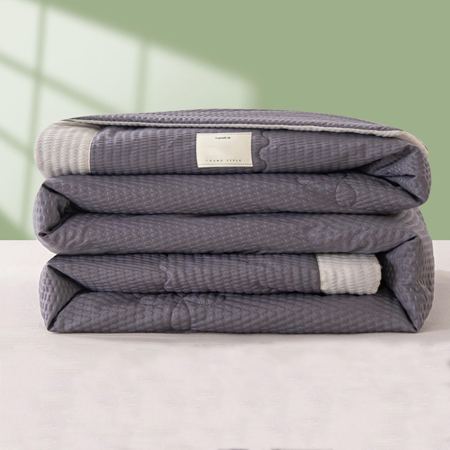 Colcha acolchada de doble cara suave y transpirable para sofá y sillón de 2 a 3 plazas para todas las estaciones (150 x 200 cm, gris) - Decoración acogedora para el hogar