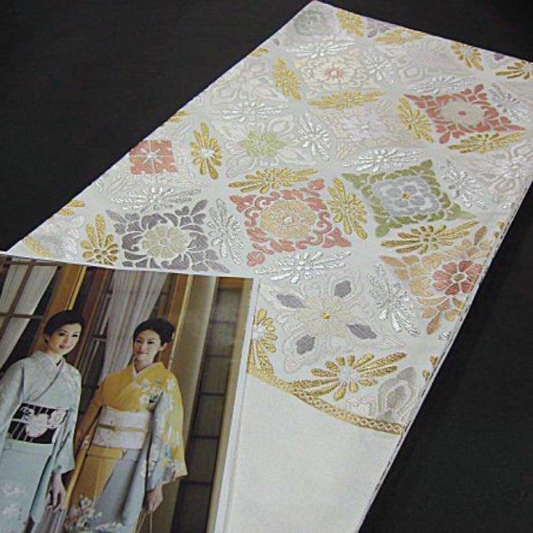 上質な逸品　新品　西陣織高級袋帯 美しいキモノ掲載柄【綿芯御仕立付】七宝松 Amazon.co.jp: 上質な逸品 西陣織高級袋帯 美しいキモノ掲載柄綿芯御