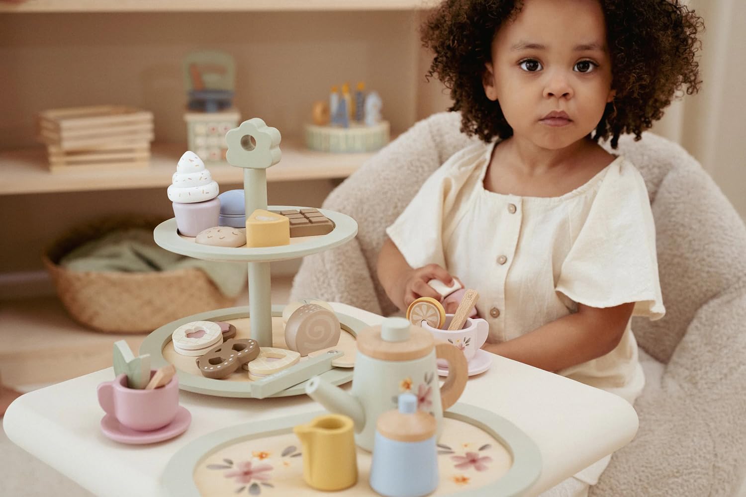 Little Dutch 2503 drewniana etażerka do zabawy z akcesoriami – miętowa