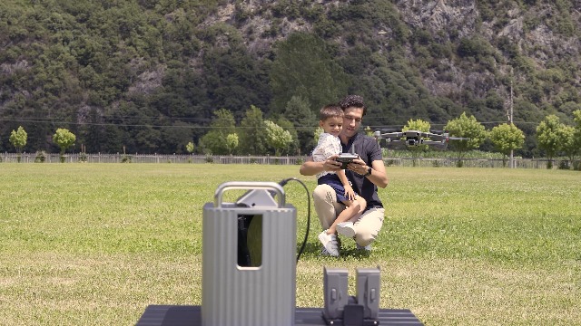 Amazon.co.jp: VOLTME ポータブル電源 収納パネル設計 577.2Wh 大容量