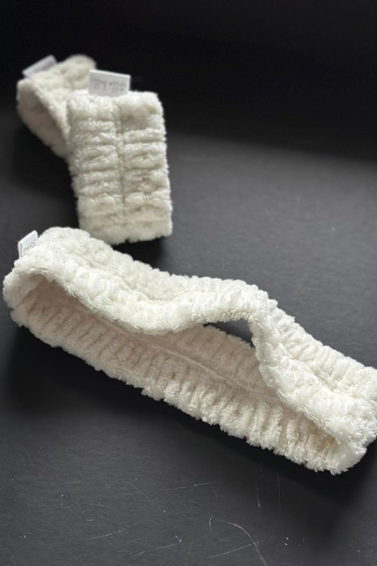 Mikrofiber Welsoft Saç Bandı ve Bileklik Seti, Yumuşak Beyaz, Yüz Yıkama ve Makyaj İçin, Kırmızı Keseli, 4 Parça