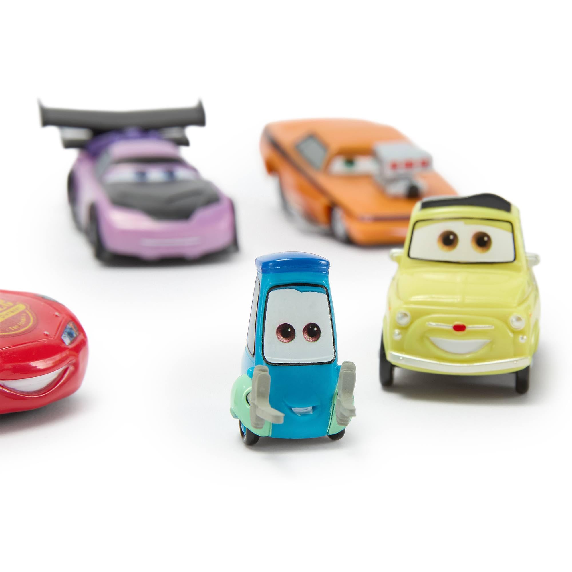 Disney Store Official Méga Coffret de Figurines Cars, 15 Figurines, 10 cm